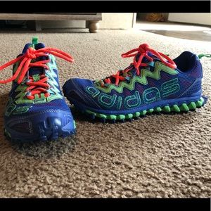 Adidas trail tennis shoes